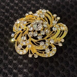 Vintage Gold Filigree Rhinestone Brooch - Sparkling Floral Statement Pin